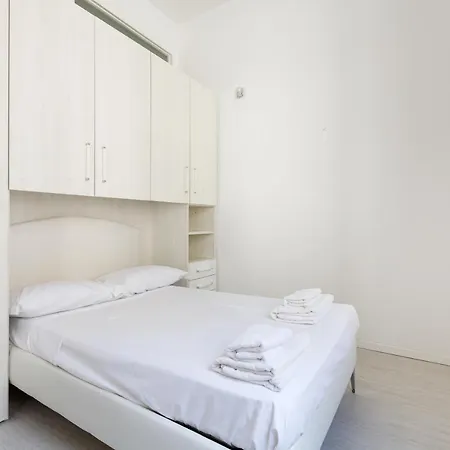 Guesthost - Cosy 25 Sqm Niguarda District Appartement Milan
