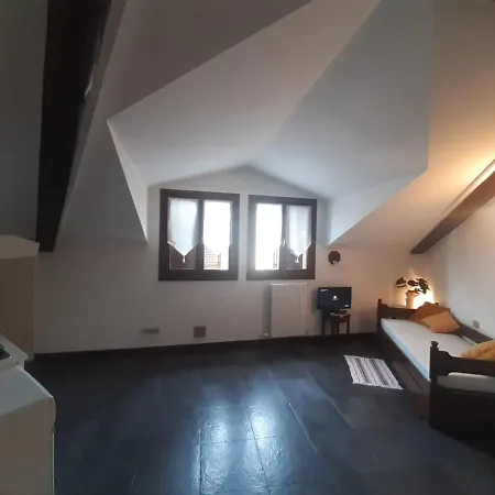 Monolocale Piano Alto Luminoso Pochi Minuti Metro Rossa Appartement *