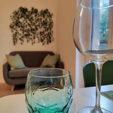 The Green Apt - Stylish And Confortable Large Studio Close To Metro Appartamento Milano