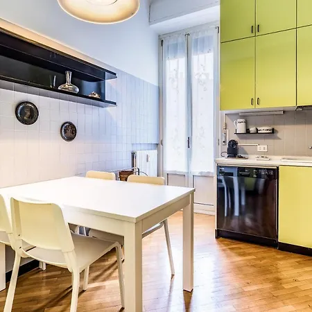 Huge Center Guastalla Gardens 8pax Apartament *