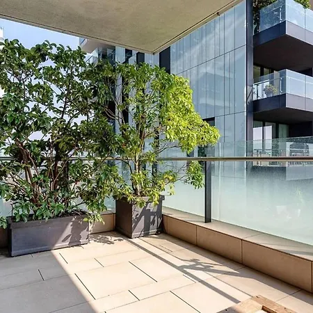2 Bedroom Luxury In Viale Della Liberazione Prázdninový dům