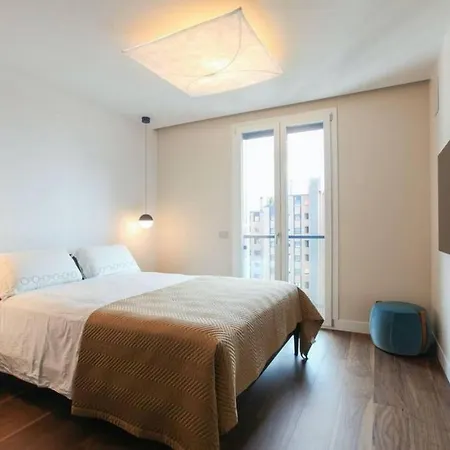 Luxury With 2 Bedroom In Porta Nuova *