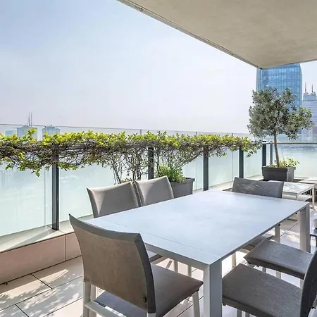 2 Bedroom Luxury In Viale Della Liberazione *