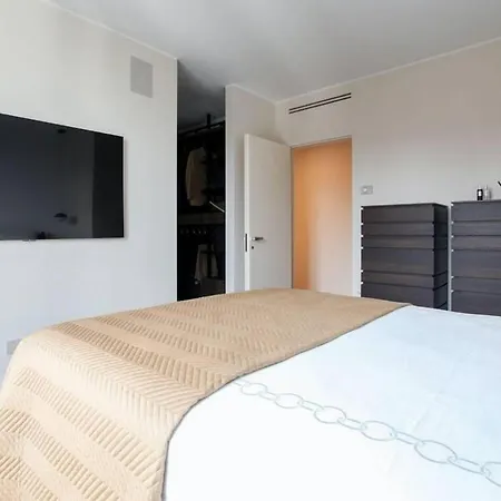 Luxury With 2 Bedroom In Porta Nuova *