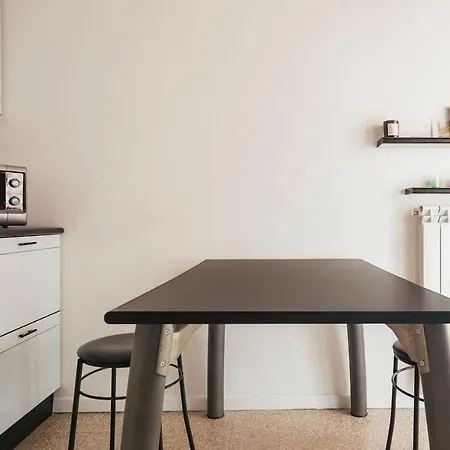 Appartement While Underground And Bus Station A/c