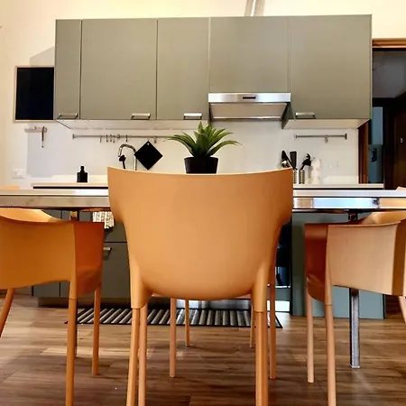 The Palm Tree House - By Rentaut Holiday home