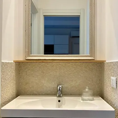 Da Vinci - With Balcony In Design District - Tortona Area