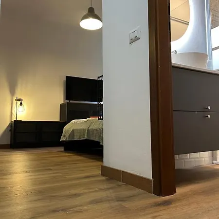 Stylish 3 Km Away From Duomo - Netflix, Wi-fi, All Comforts Included * Mediolan