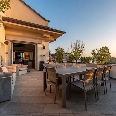 Rooftop Elegant In Center 3br Feriehus *