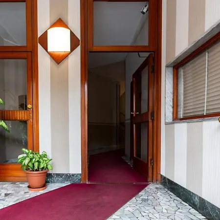 아파트 Brenta Floor - Mm3 Yellow Line