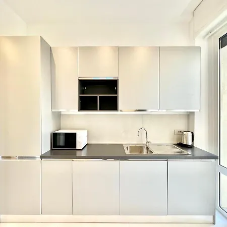 Be-c0 Luxury & Family