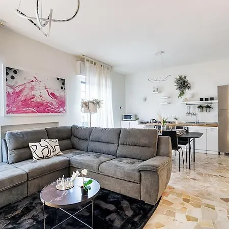Apartament Art House -suite Luminoso Apt In Porta Venezia *