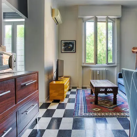 Joivy Stylish Flat In Porta Genova