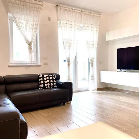 Mpm - Belinzaghi 5 6 Pax Apartmán