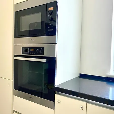 Mpm - Belinzaghi 5 6 Pax Apartmán *