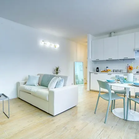 Leafy Sunshine, Bilocale In Porta Venezia, Con Metro A 1 Min A Piedi Apartamento