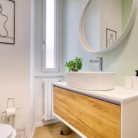 Leafy Sunshine, Bilocale In Porta Venezia, Con Metro A 1 Min A Piedi