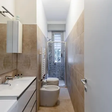 Linate Airport Elegant Suite,tram 1 Minute Away *