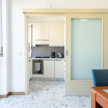 Apartament Garibaldi Two Bedrooms By Halldis Mediolan
