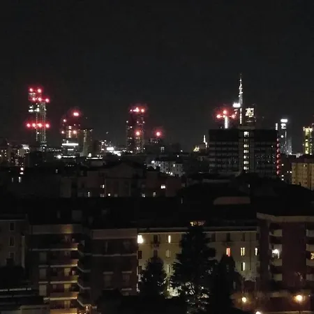 Bed & Breakfast - Doppia Con Bagno Privato In Stupendo Attico Con Vista Mozzafiato Milaan