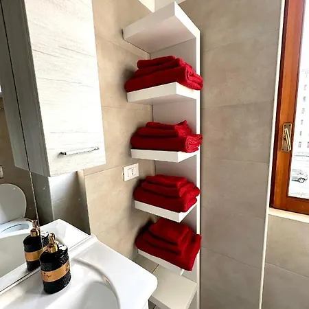 Marghespace Zona Stazione Con Letto Matrimoniale E Bagno 펜션 밀라노