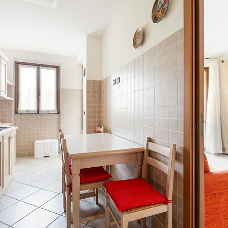 With Balcony Nearby M3 Subway Yellow Line * מילאנו