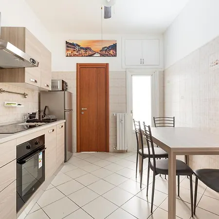 Ripamonti Budget With Small Balcony דירה