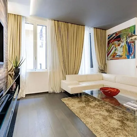 Stylish 4-bedroom In Milan