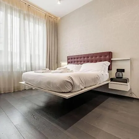 Holiday home Stylish 4-bedroom In Milan