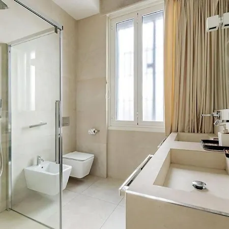 Stylish 4-bedroom In Milan