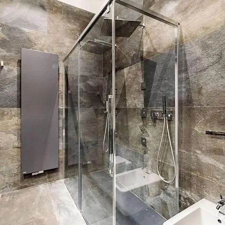 Stylish 4-bedroom In * Milan
