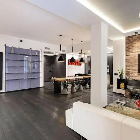 Stylish 4-bedroom In * Milan