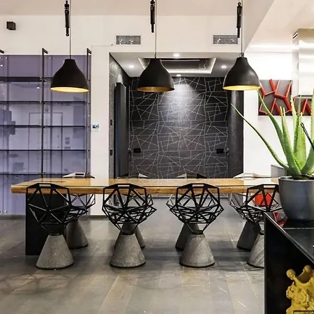 Holiday home Stylish 4-bedroom In Milan