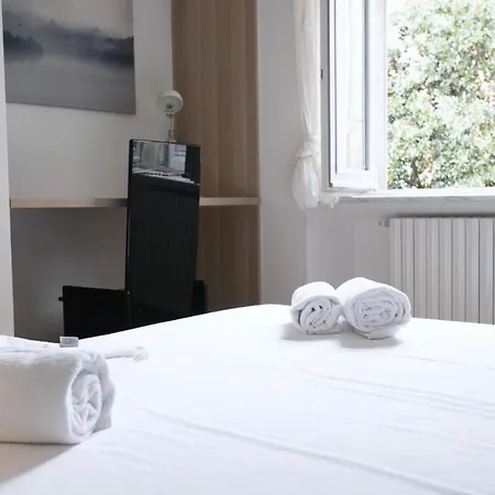 Easylife - - Lanzone 39 - Sant'ambrogio Lägenhet *