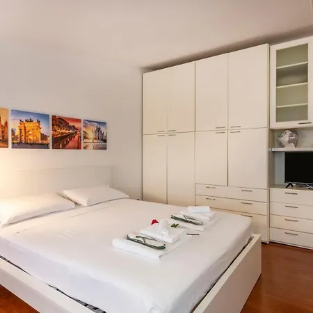 Apartment Ferrucci, 6 - Monolocale Al Settimo Cielo