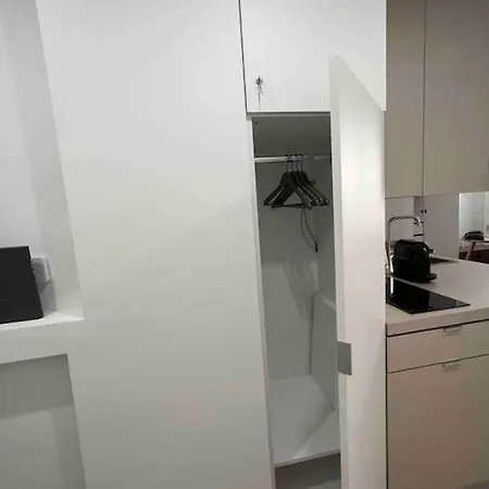 Lejlighed Cozy New Flat In Garibaldi, Isola *