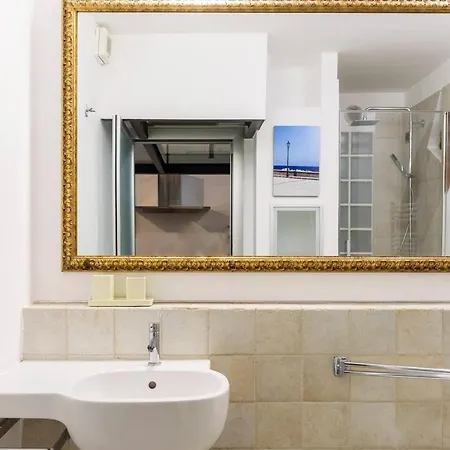 Cozy Flat - Amazing Navigli Area Apartment