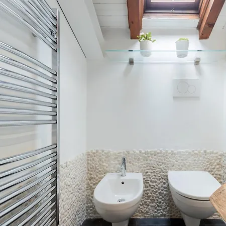 Loft Artigianale: Design In Legno E Terrazzo Panoramico Su ミラノ