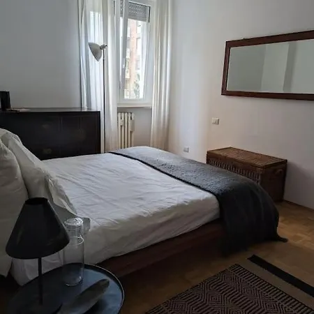 Modern And Comfortable Near The Subway