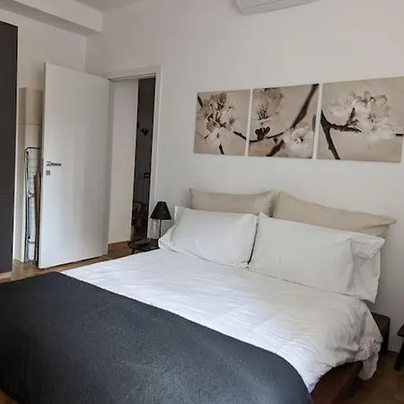 Modern And Comfortable Near The Subway Appartement Milaan