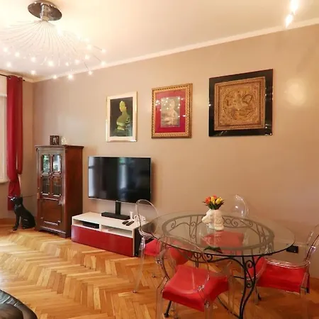 La Dolce Luxury Apartment-via Solari *