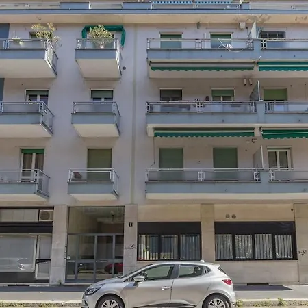 Апартаменты Youhosty - Desenzano 7 Милан