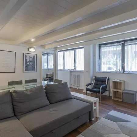 Youhosty - Desenzano 7 Милан