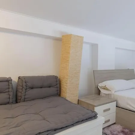 Youhosty - Desenzano 7 Апартаменты *