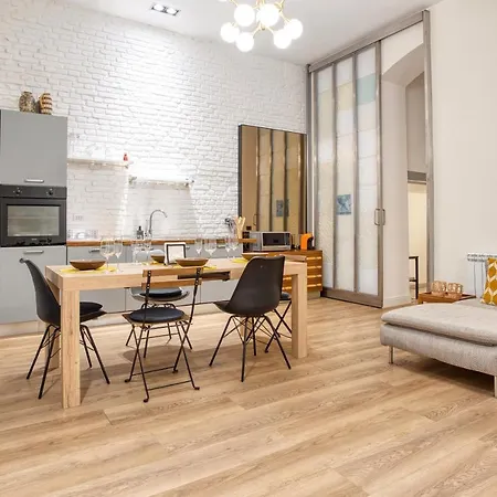 Joivy Modern And Spacious Family Flat Apartment