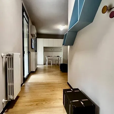 Urban House - Comfy Flat Navigli Center Milano