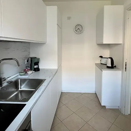 Luminoso Trilocale Affori Centro Милан