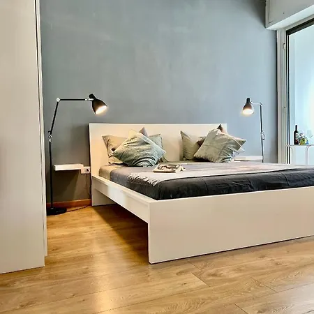 Cozy 3 Km Away From Duomo Appartement