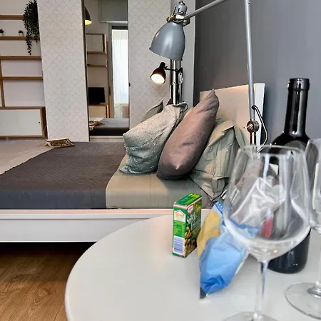 Cozy 3 Km Away From Duomo Appartement