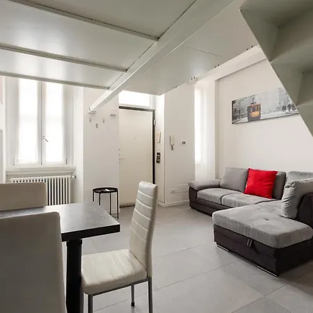 Guesthost - Cosy And Quiet In Apartament Mediolan